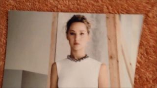 Glam Jennifer Lawrence cumshot eerbetoon