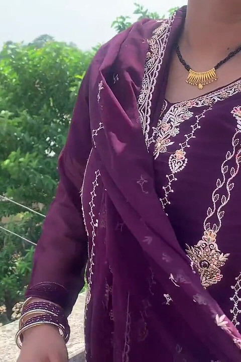 Pełny hardcorowy seks ze spermą w środku