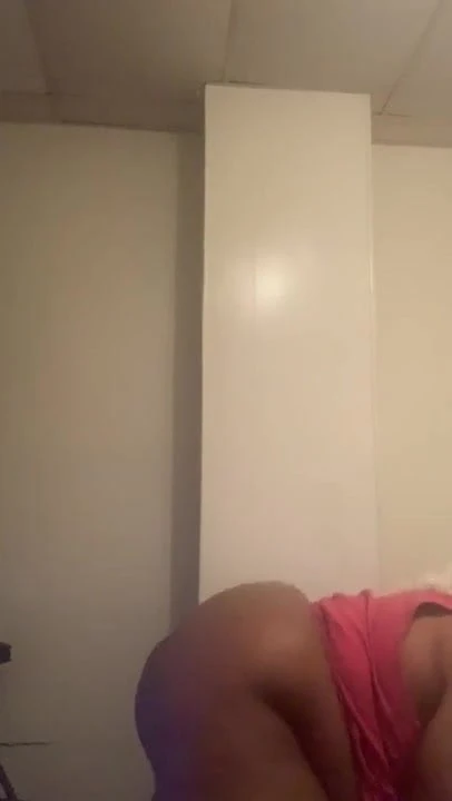 Just look at that azz move