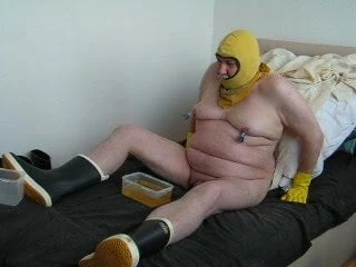 my new, blue, short Piss-Rubberboots that stink of piss