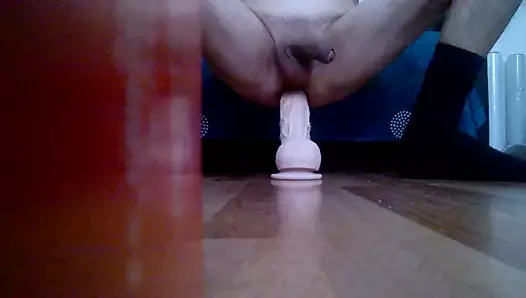 Büyük dildo sikişi 2
