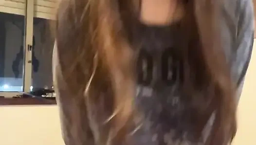 Видеозвонок шаловливой подруги - соблазнение в боксерах моего бойфренда (испанские нижние)