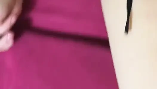 Aku lagi asik mainin memek istri arab saudiku sebelum aku ngentot memeknya habis-habisan