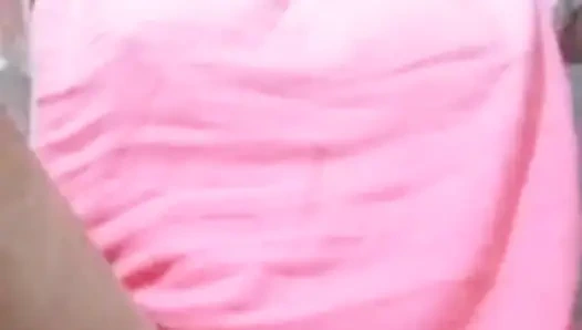 Istri tetangga sange pamer payudara besar alami melalui WhatsApp