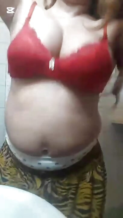 Hot bhabi play with big boobs & pussy