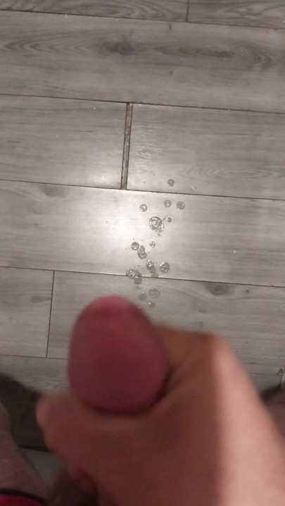 Pau pequeno cortado gozando