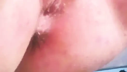 Musclemommy is fucking and squirting horny again in the morning