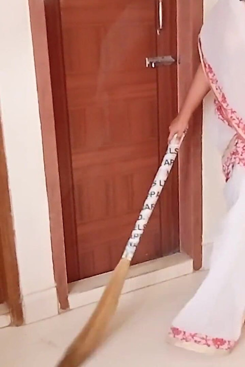 Arab Stepmom Sweep Room in Indian Style Saree Then Stepson Saw Her BBW Figure & Get Hot Then Fuck