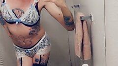 Sexy lingerie da coniglietta cosplay vuole il cazzo dentro di lei