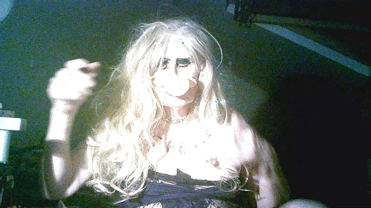 PIg snout humiliation for  old smoking  fuckpig slag, Sarah