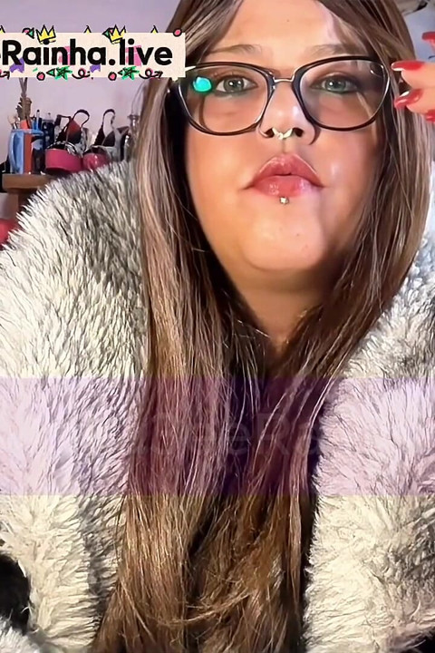 Chainsmoking Queen in Fur BBW MILF Green Eyes, Red Nails, Lips & Ignoring You