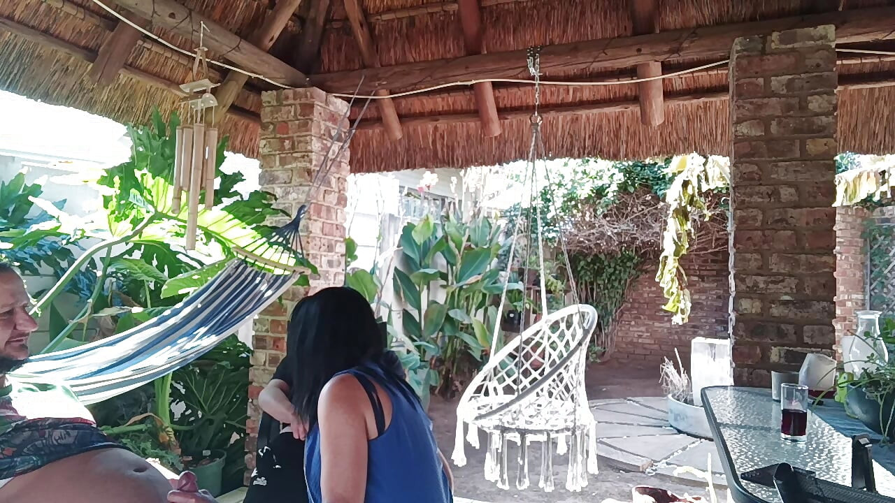 A mi marido le gusta cuando me follo a sus amigos