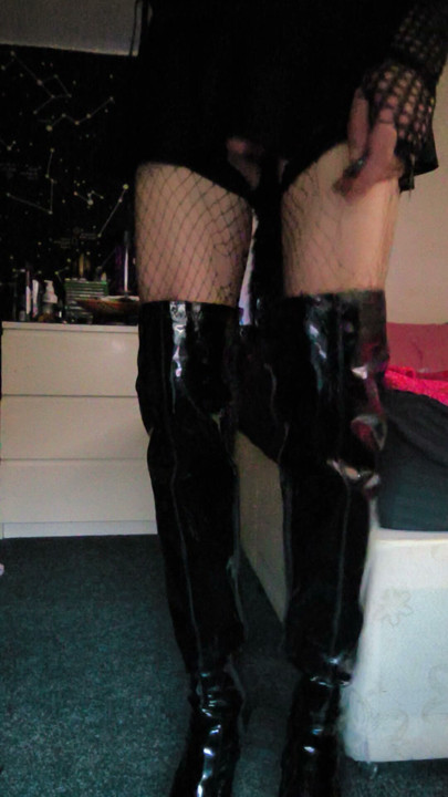 Masked sissy slut