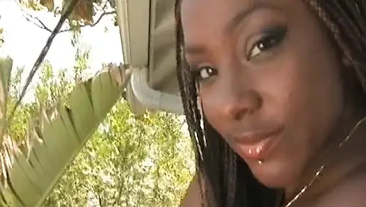 Cewek nakal perancis ini jarang banget dudukin