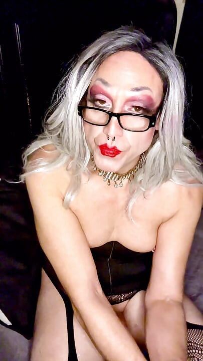Goddess Marilyn Relaxing And Smoking 120s