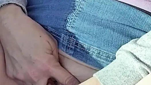 Ateşli iri güzel kadın arabada ovuyor!