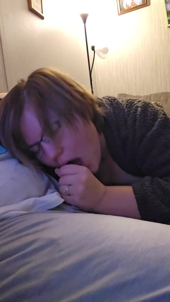 Emotionaler moment von "Er isst apfelkuchen, ich lutscht seinen schwanz lol"