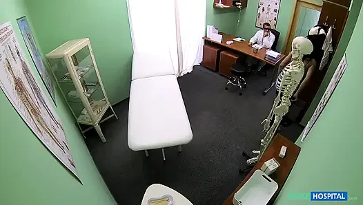 Siswi ini di-anal habis-habisan sampai dicrot di dalam