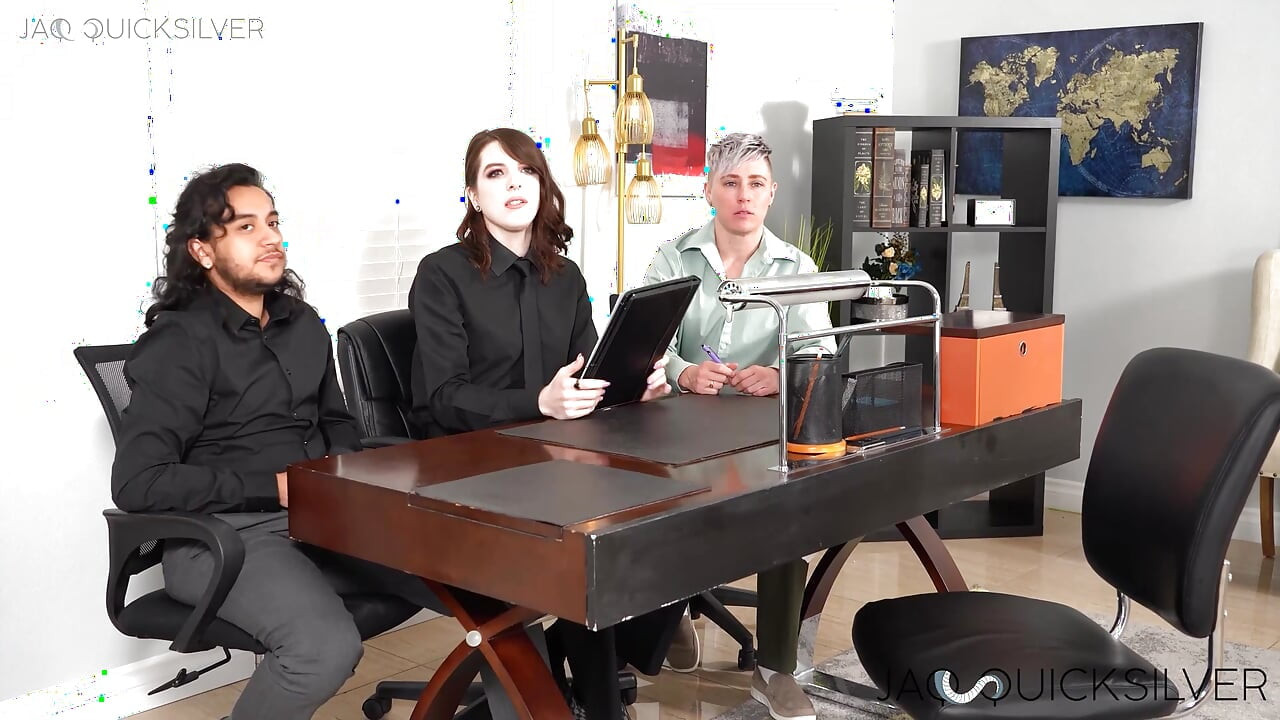 FTM Jaq Quicksilver ima ludu T4T četvorku seks sesiju