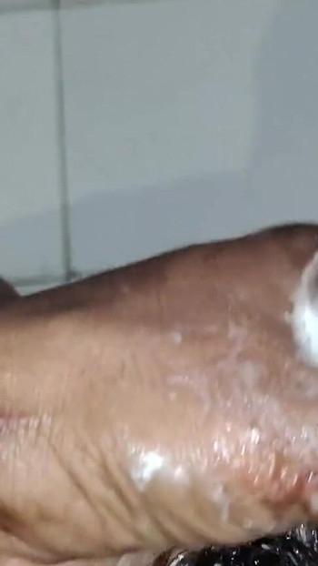 Apne has se apni Raat mein din mein naate naate gand mara Li | Isječak 1