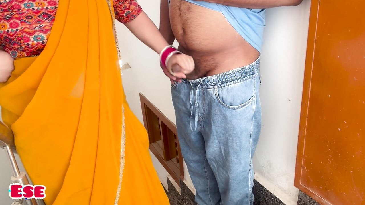 Maalkin Ne Naukar ko Padka Stairs Par MOOTH-Marte Hue!!