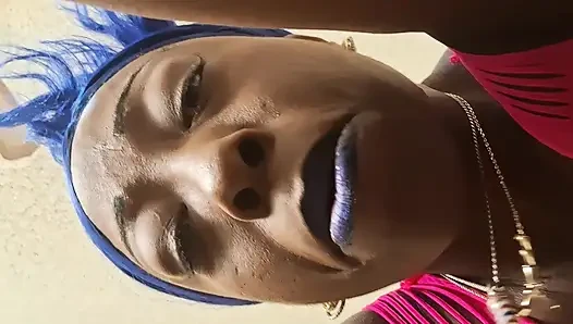 BLU Nastie требует надлежащего лизания пизды
