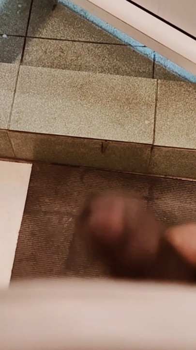 Indian Tamil Desi Girl Dress Changing And Bathing With Boyfriend In Hotel. | Clip 1
