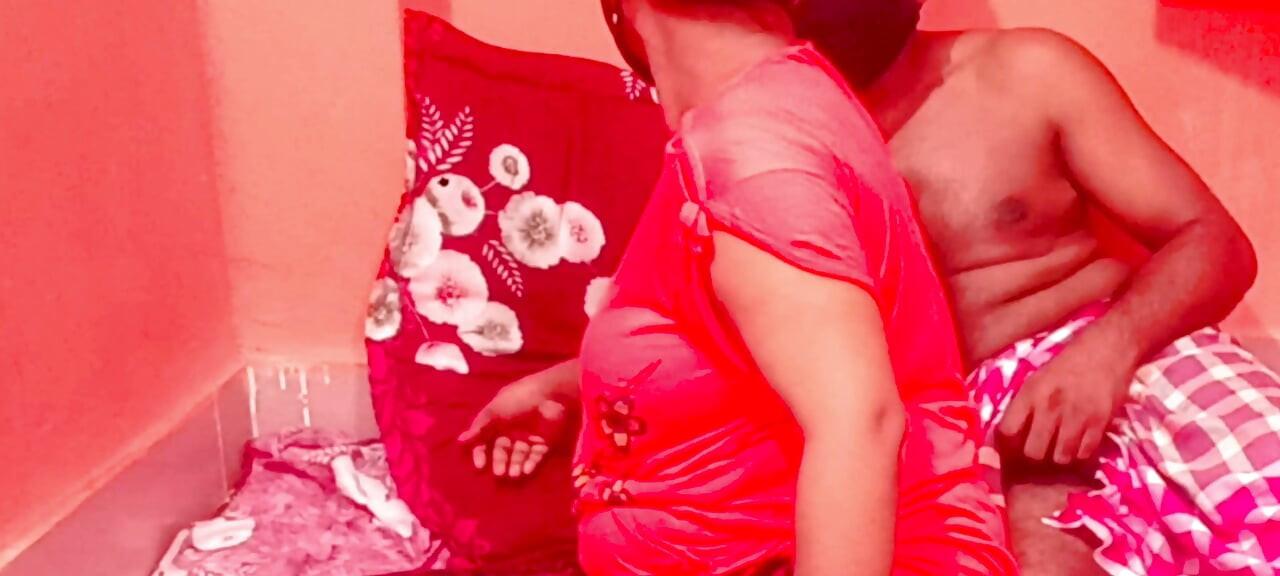 Steamy sexual encounter between a seductive Bangladeshi sister-in-law and her elderly father-in-law.