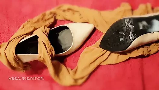 yeni bir çift topuklu üzerinde Cumming