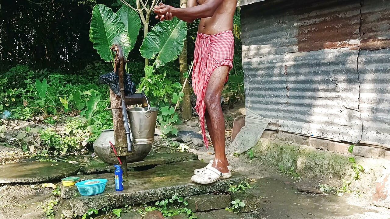 Tha guy is to hot love this style bath