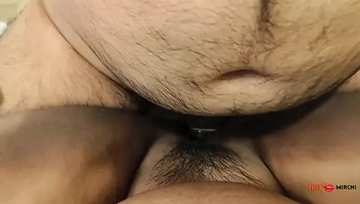 Hot_mirchi büyük doğal göğüsleri ve şişman götünü yağlatıyor ve sert sikişmeye hazır