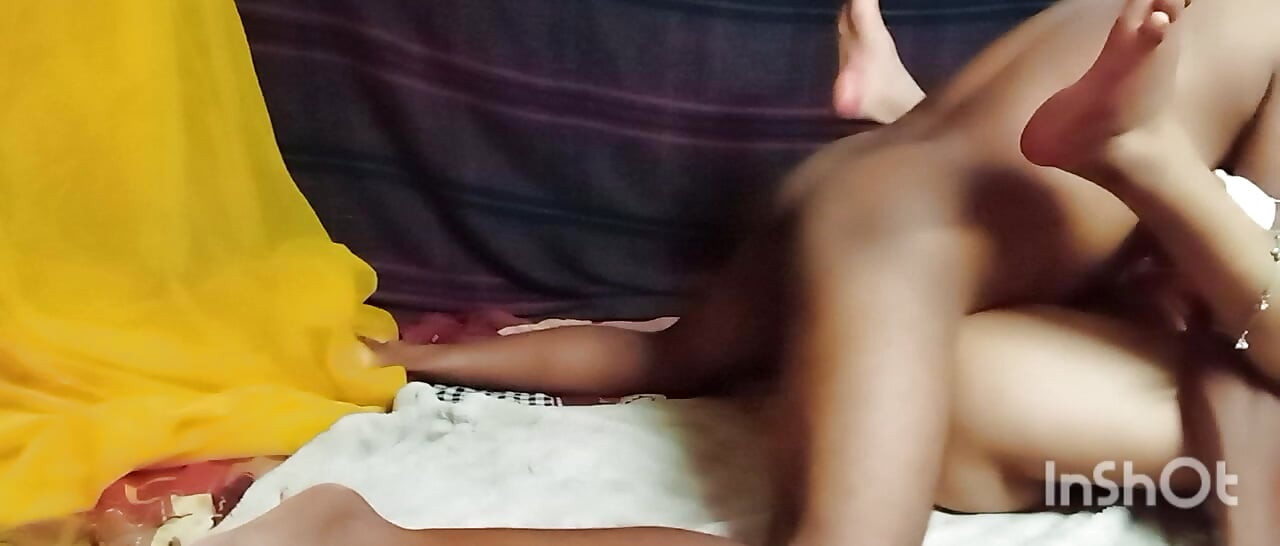 Vợ Ấn Độ chơi tay ba ko chudwaya