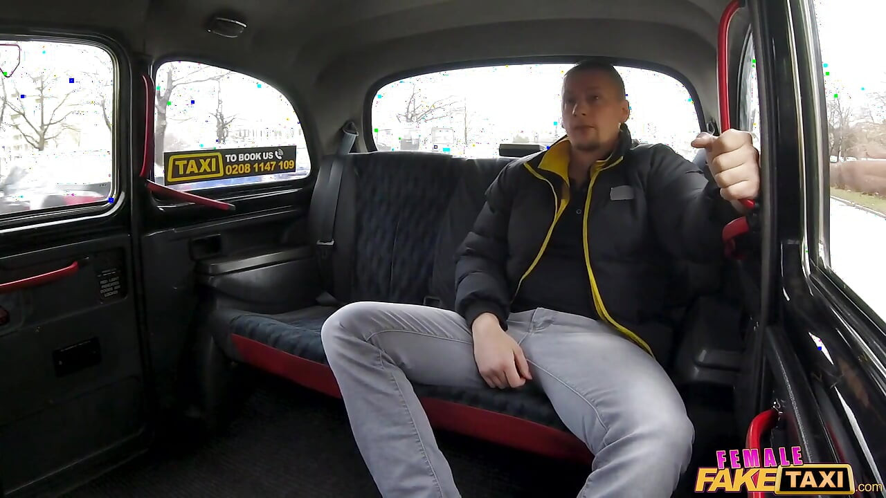 Female Fake Taxi - боксер трахает блондинку в нокауте