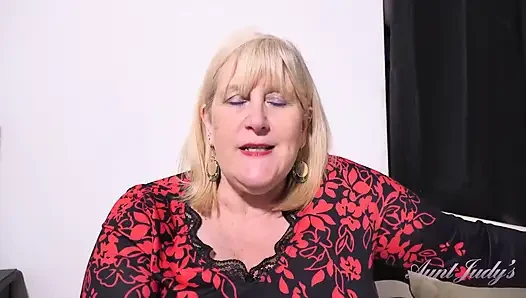 Tantejudys - Vollbusige Reife BBW Catherine Kann Einen Gärtner Für Ihren Haarigen Busch Brauchen