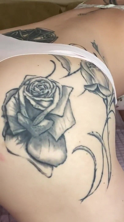 Love to make blowjob. I like to watch and enjoy the emotions that capture you at the time of orgasm