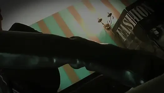 Женщина-кошка в течке