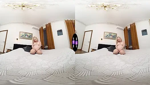 Sara bork menggoda suaminya dengan pertunjukan striptis pra pesta - teenmegaworld