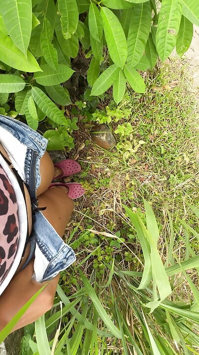 Colombian Peasant Woman Masturbates Outside Her House for the Neighbors to Watch Her