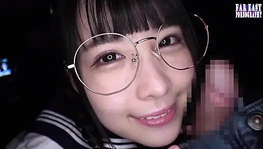 Puppe wie glückseligkeit mit einem dunkelhaarigen necken auf einem verspielten makeover-date ep-5