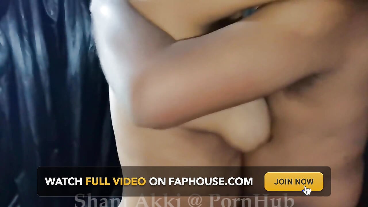 An Stepaunty From Sri Lanka Gets Fucked by Her Neighbor