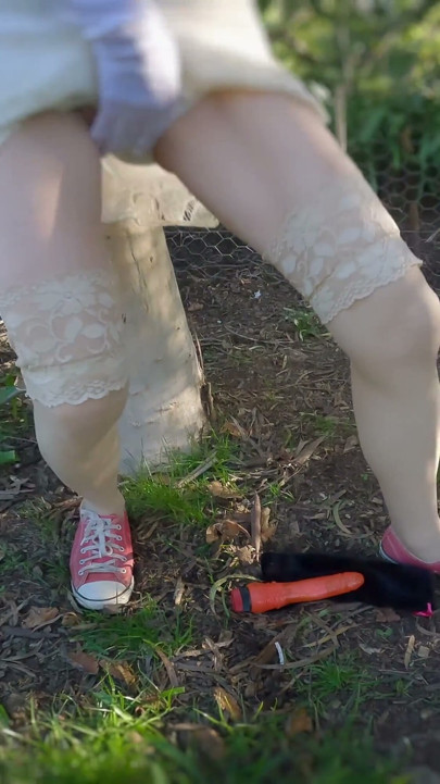 BELLA MASTURBATES, PEES & CUMS OUTSIDE! - MyLoveBunny xx | Clip 2