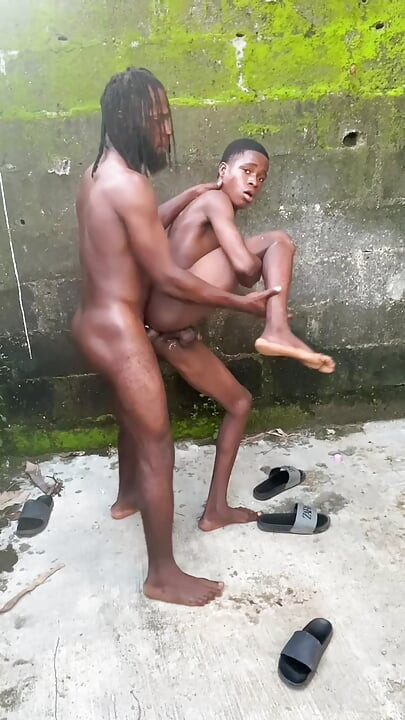 Meu homem do portão se atrasou para o trabalho, então eu pensei que ele era uma lição