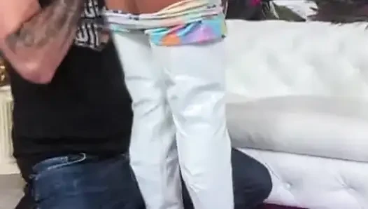 Sasha tatchas muschi wird gefickt und sie duscht!
