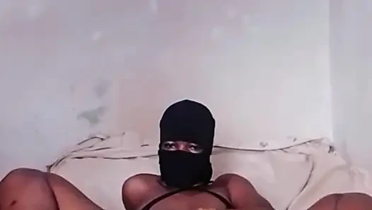 Islak sıkı amcık dildoyla sikiliyor