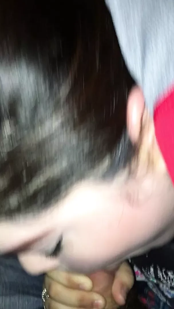 Ich trainiere meinen Kollegen, um eine bessere Hure zu sein.