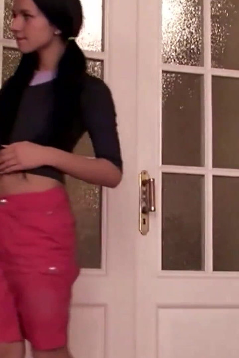 Mahasiswi nakal ini pertama kali ngentot sama kontol besar yang hot vol 11