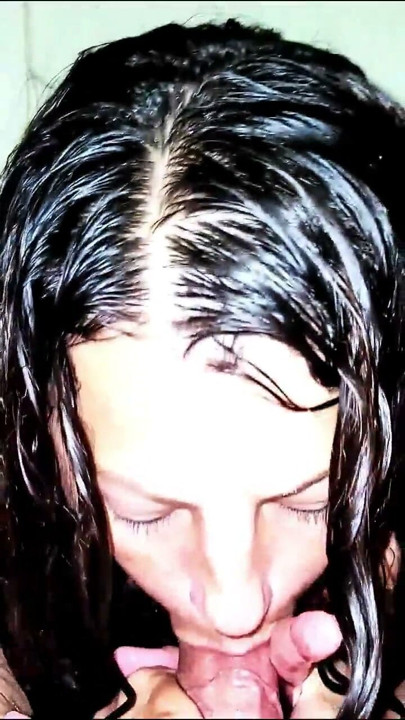 Bath Blowjob Close Up