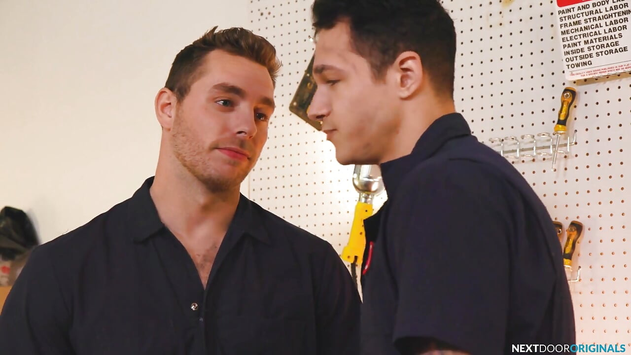 हॉट af मैकेनिक को हंक कार्टर वुड्स द्वारा दिया गया - jayden marcos - nextdoorstudios