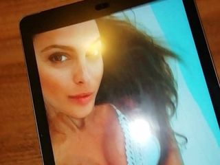 Iris Mittenaere cumtribute