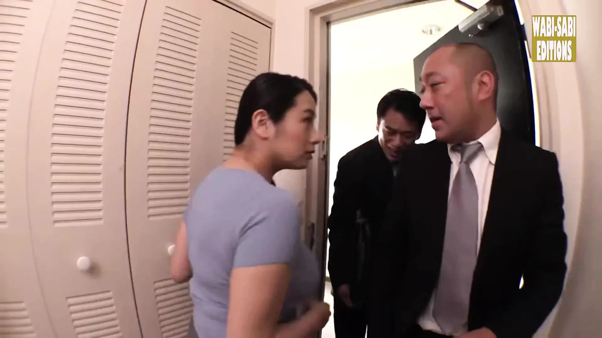 随着已婚Hana Haruna展示她大胆、压倒性的曲线感时, 激增 - 第3部分